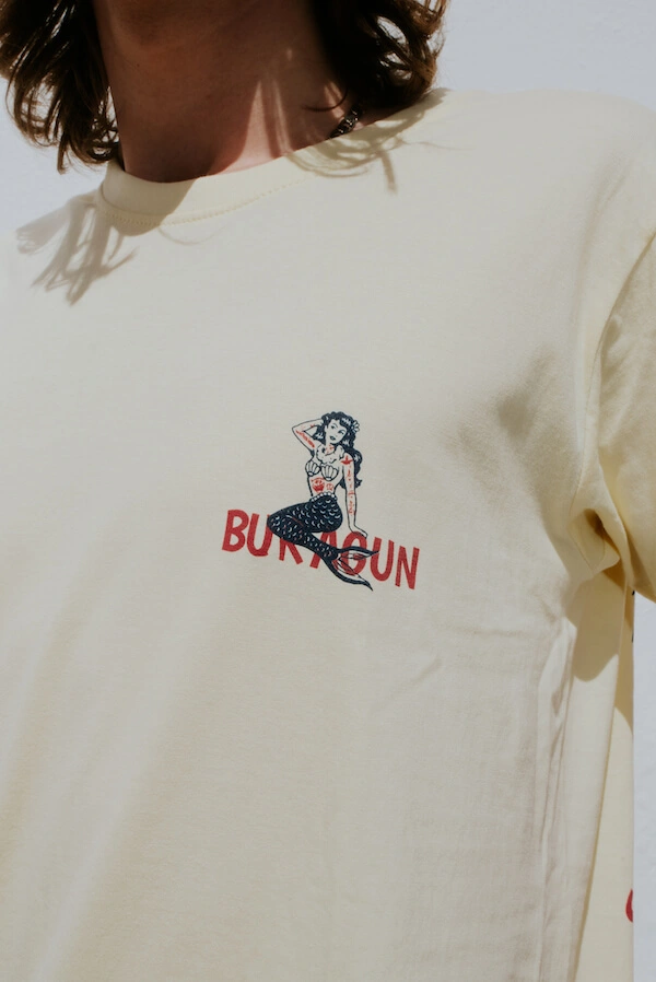Camiseta-Buragun-Mermaid-yellow-lookbook.